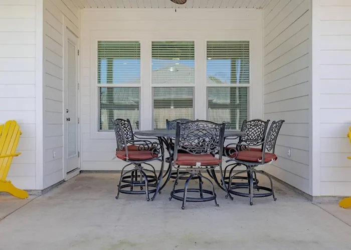 Laid-Back - Private Pool, 4 Min Walk To Beach, Close To 30A, Free Daily Activities