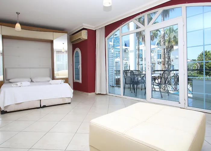 Seahorse Deluxe Hotel