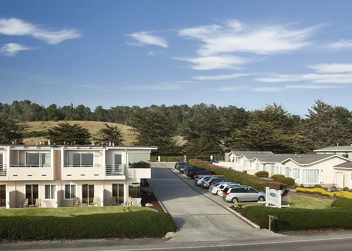 Cambria Landing Inn And Suites