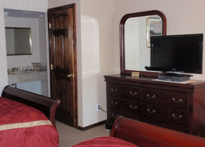 Chalet Inn & Suites