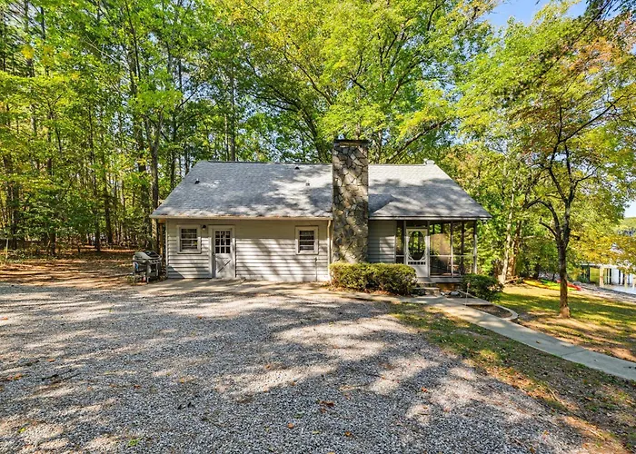 Private Dock & Beach! Lake Norman Cottage Hideaway