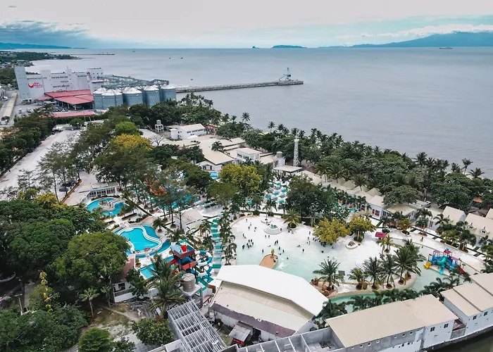 Villa Excellance Beach And Wave Pool Resort