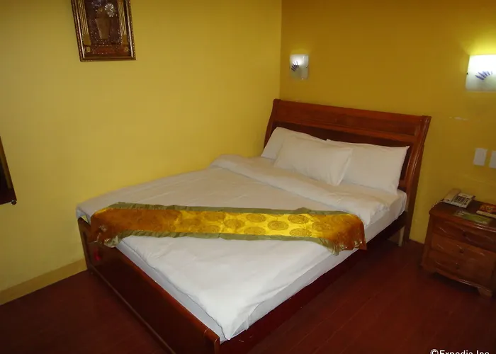 A&A Plaza Hotel
