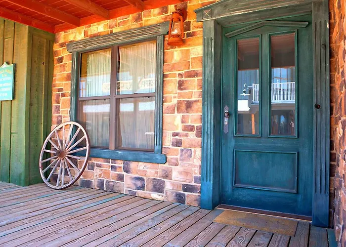 Tombstone Monument Guest Ranch