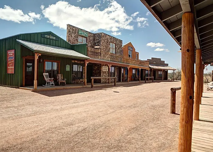 Tombstone Monument Guest Ranch