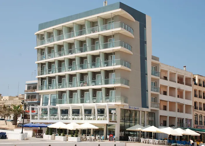 Water'S Edge Hotel
