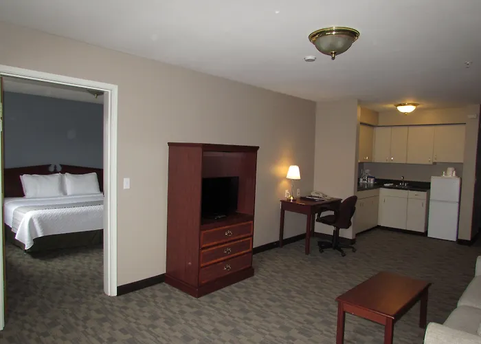 Fairbridge Inn & Suites Dupont