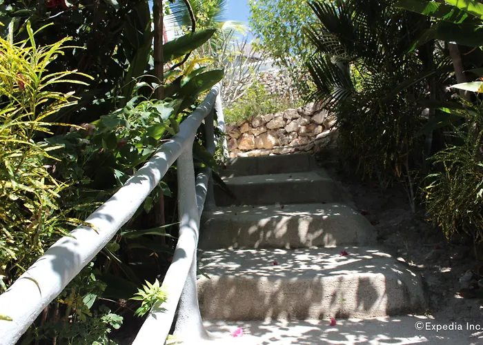 Al Faro Cosmio Hotel Palawan