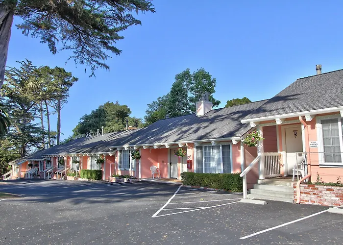 Butterfly Grove Inn