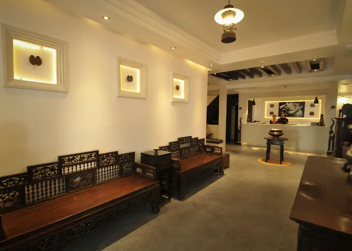 La Rose Suites