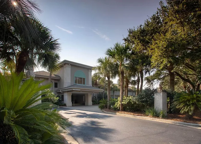 Beachview Club Hotel