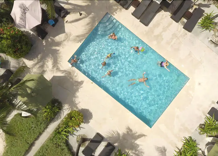 Island Club Turks & Grace Bay Place