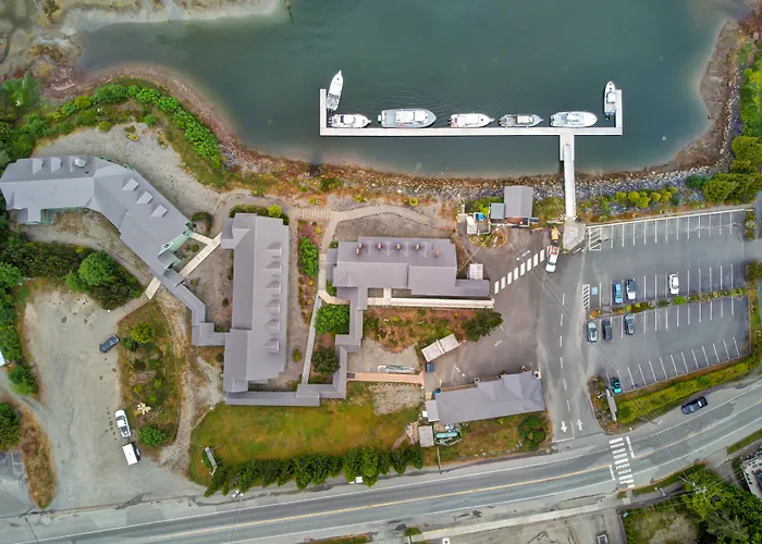 Canadian Princess Lodge & Marina