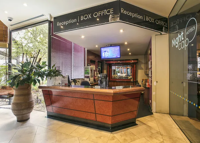 Nightcap At Matthew Flinders Hotel