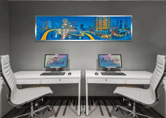 Hotel Clique Calgary Airport