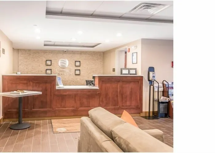 Comfort Inn & Suites Brattleboro I-91
