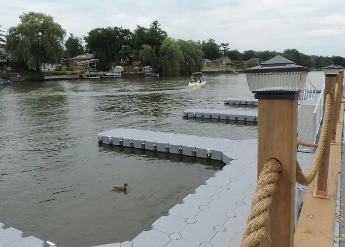 Wasaga Riverdocks Hotel Suites