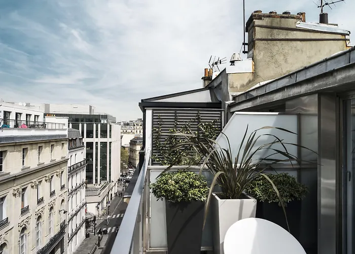 Hotel Ekta Champs Elysées París