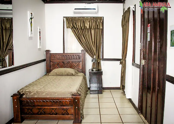 Ara Ambigua Lodge