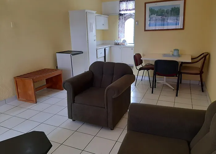 Royal Palm Suite Hotel