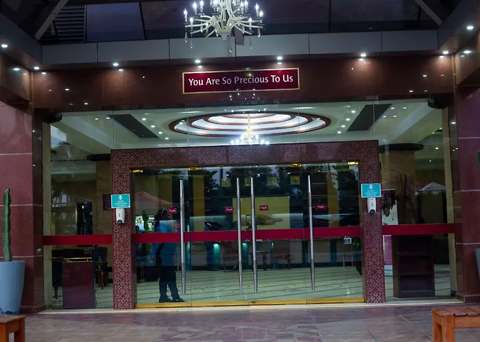 Best Western Plus Paramount Hotel