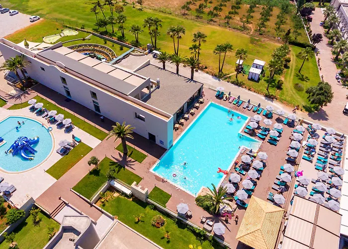 Solimar Aquamarine Resort