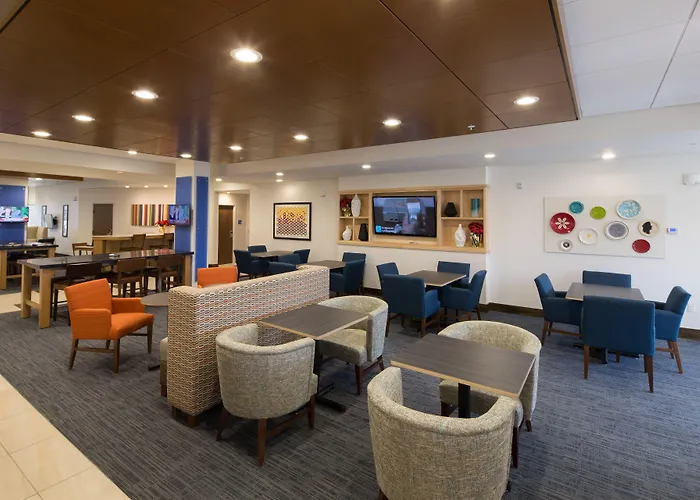 Holiday Inn Express & Suites Port Huron By Ihg