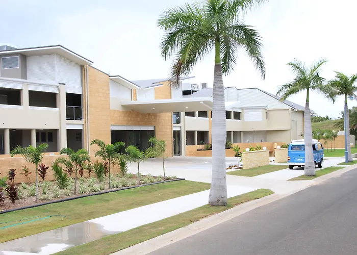 1770 Lagoons Central Apartment Resort Official
