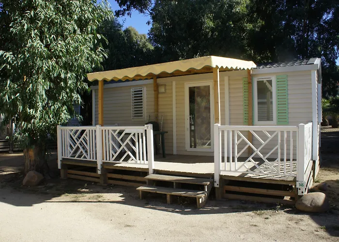 Camping La Pinède