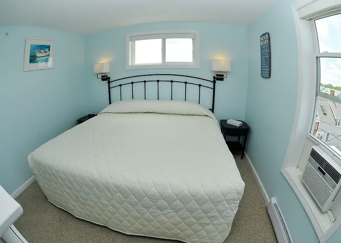 Friendship Oceanfront Suites