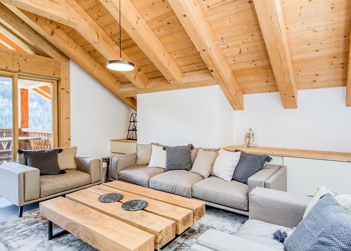 Montagnier B62, Indoor Pool And Spa