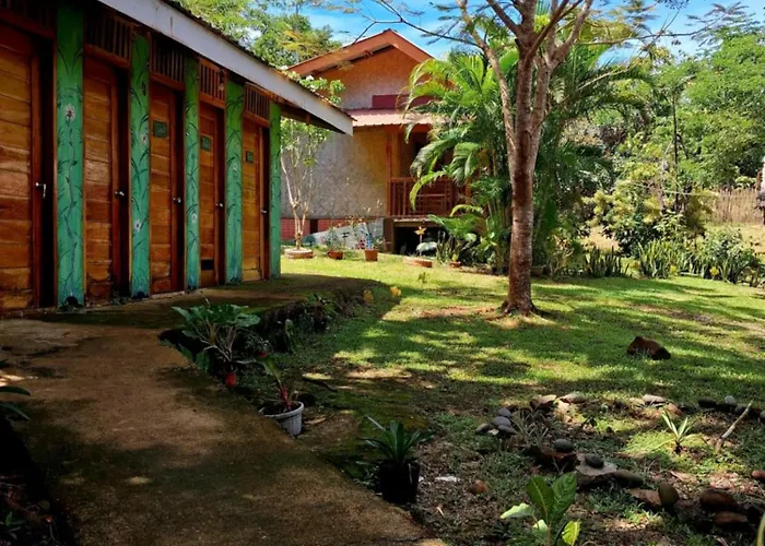 B&R Hostel