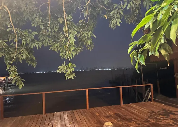 Jambu Hostel Combu