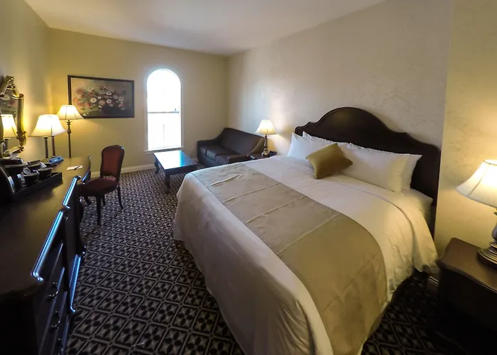 The Mount Vernon Grand Hotel
