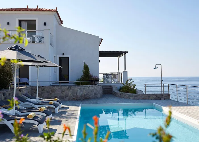 Eleia Seafront Rooms & Villas
