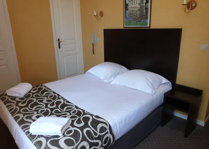 Logis Hotel Restaurant Des Chateaux