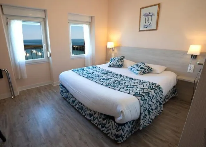 Hotel De La Mer