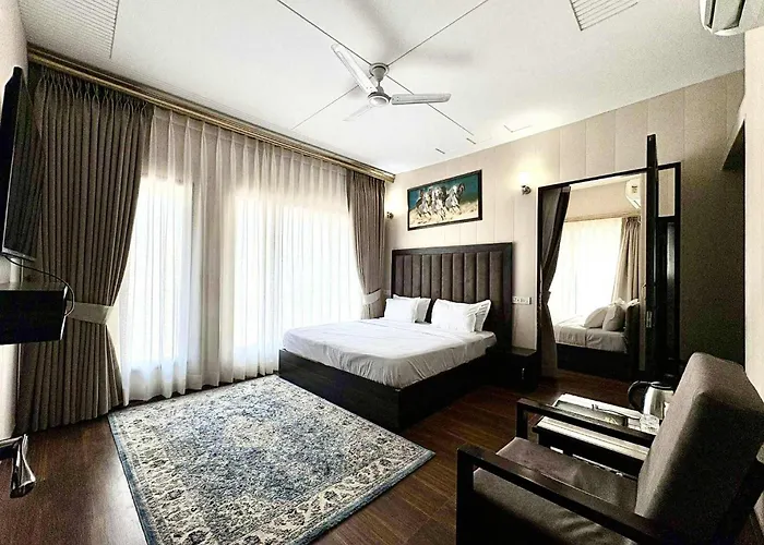 Hotel Temple View Inn