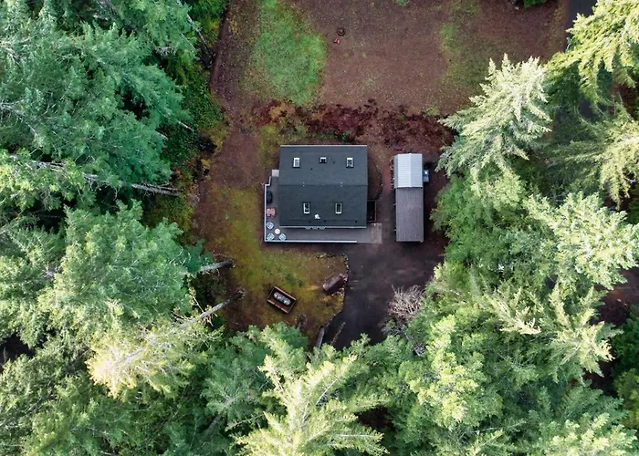 The Harold, Forested Retreat With Firepit