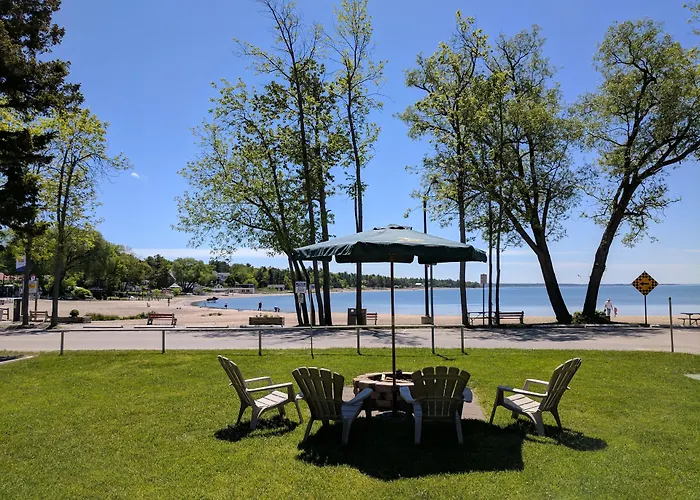 Balm Beach Resort And Motel