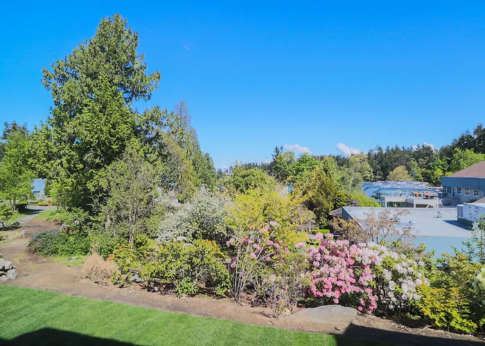 Pacific Shores Resort & Spa