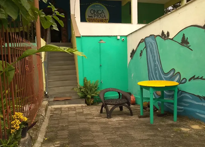 Onça da Praia Hostel