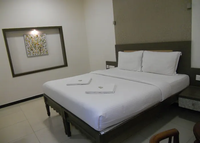 Hotel Sownthariyam