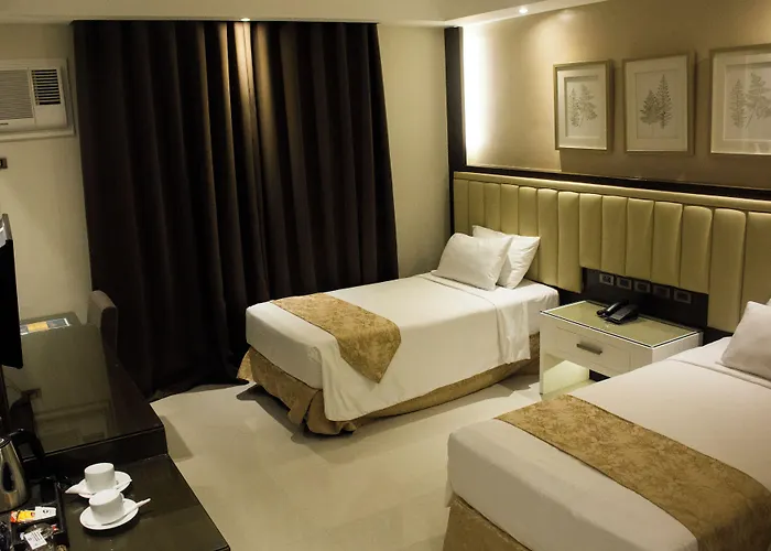 Crown Royale Hotel
