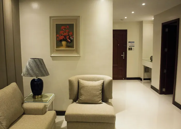Crown Royale Hotel