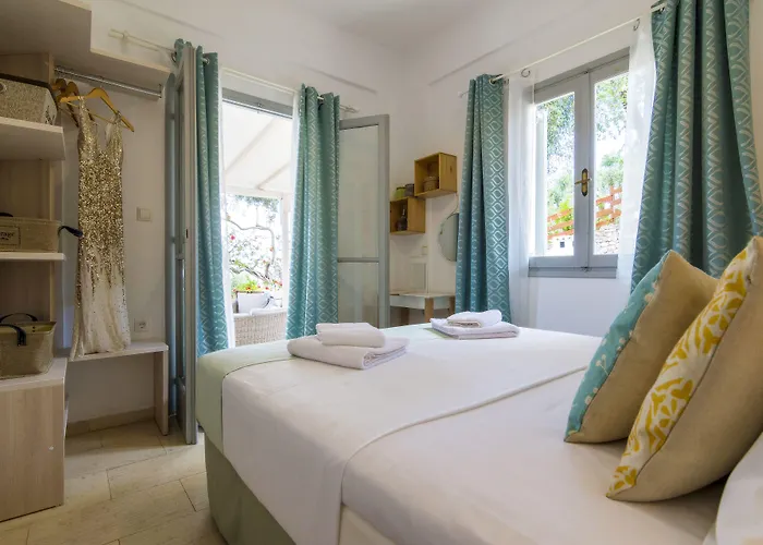 Paxosblue Suites & Villas