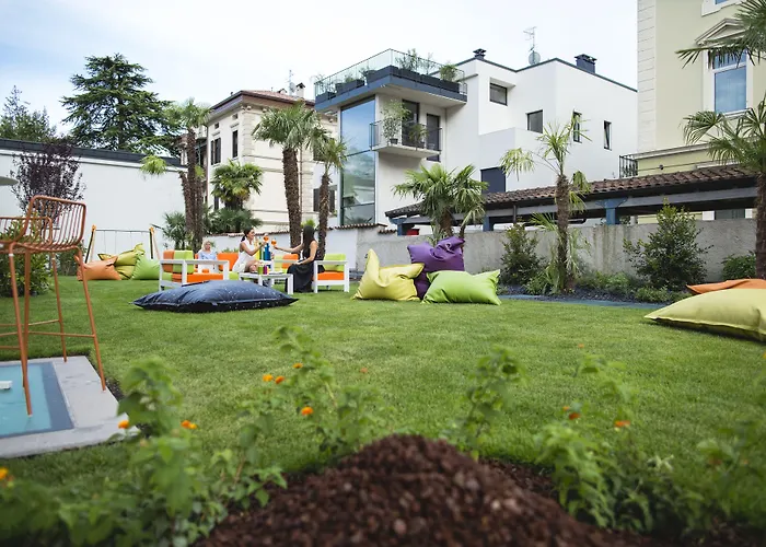 Holiday IV Gardan