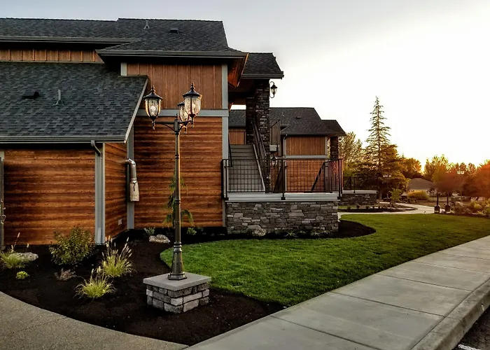 Resort At Eagle Point Golf Club Lodging