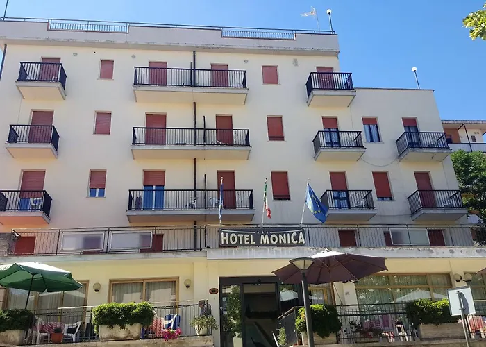 Hotel Monica