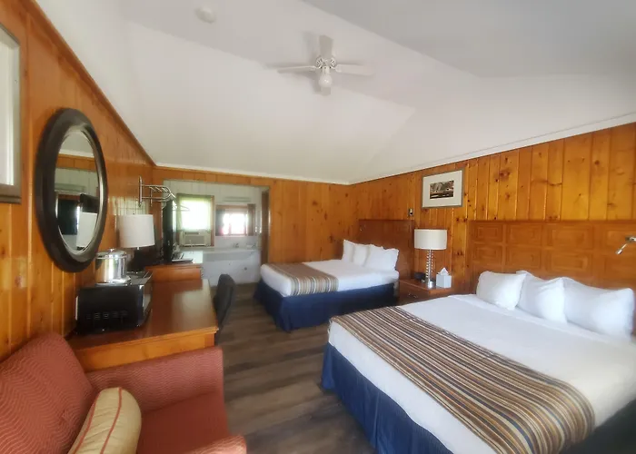Bayview Lakefront Inn